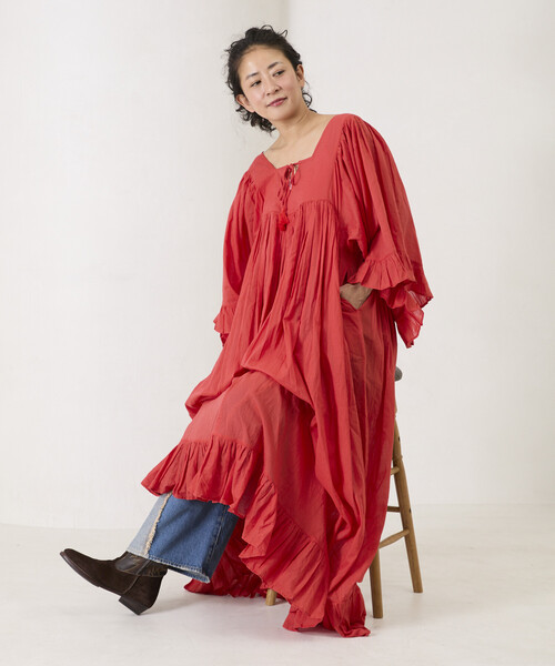 Freada(フリーダ)の「Freada/フリーダ インド スクエアネック フリルドレス(ワンピース・レディース・ブラック/レッド・ONE SIZE)」の5枚目の写真