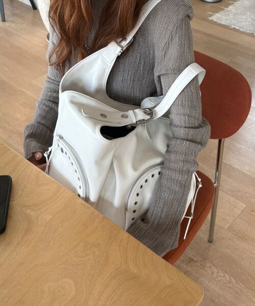 YEOMIMの「verso bag (cream)（ショルダーバッグ・レディース・その他・FREE）」の5枚目の写真