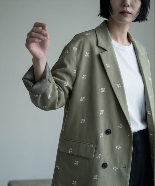 STYLE DELI(スタイルデリ)の「【BLK001】花柄刺繍ツイルテーラードジャケット(テーラードジャケット・レディース・グリーン/グレー/ブラック・FREE)」の3枚目の写真