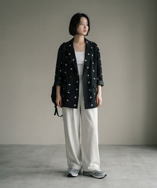 STYLE DELI(スタイルデリ)の「【BLK001】花柄刺繍ツイルテーラードジャケット(テーラードジャケット・レディース・グリーン/グレー/ブラック・FREE)」の4枚目の写真