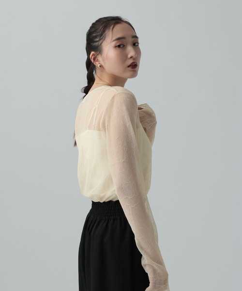 LEPSIM（レプシィム）の「シアープリーツデザインプルオーバー　639389（Tシャツ/カットソー・レディース・イエロー/ブルー/グレー/アイボリー・FREE）」の6枚目の写真