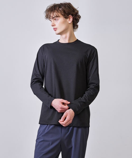 BASIC HOUSE（ベーシックハウス）の「通気性ソロナレギュラーフィットラウンドネック無地長袖Tシャツブラック（Tシャツ/カットソー・メンズ・ブラック・100/105/110/115/95）」の2枚目の写真