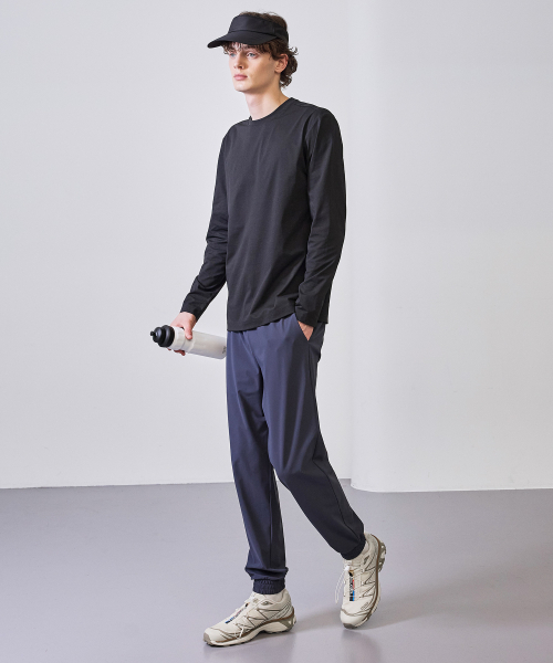 BASIC HOUSE（ベーシックハウス）の「通気性ソロナレギュラーフィットラウンドネック無地長袖Tシャツブラック（Tシャツ/カットソー・メンズ・ブラック・100/105/110/115/95）」の11枚目の写真