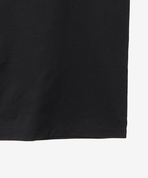 BASIC HOUSE（ベーシックハウス）の「通気性ソロナレギュラーフィットラウンドネック無地長袖Tシャツブラック（Tシャツ/カットソー・メンズ・ブラック・100/105/110/115/95）」の15枚目の写真