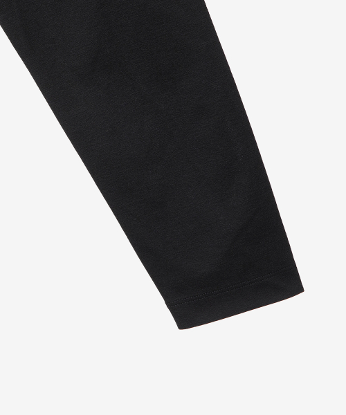BASIC HOUSE（ベーシックハウス）の「通気性ソロナレギュラーフィットラウンドネック無地長袖Tシャツブラック（Tシャツ/カットソー・メンズ・ブラック・100/105/110/115/95）」の16枚目の写真