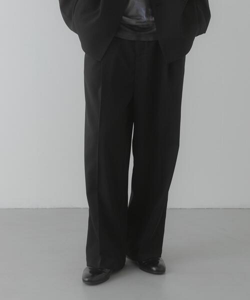 SENSE OF PLACE by URBAN RESEARCH（センスオブプレイスバイアーバンリサーチ）の「『イージーケア/速乾』リネンライクタックワイドスラックス（スラックス・メンズ・チャコールグレー/ブラック・MEDIUM）」の2枚目の写真