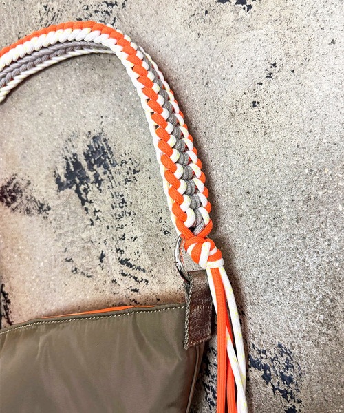 COMMON WARE(コモンウェアー)の「EM:cheek チーク neon handle TA shoulder ナイロンハンドルショルダー(トートバッグ・レディース・ブラック/キャメル/グレー・FREE)」の12枚目の写真
