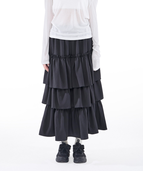 ALKI ALKA(アルキアルカ)の「Tiered Maxi Skirt (Black)(スカート・レディース・ブラック・FREE)」の2枚目の写真