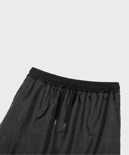 ALKI ALKA(アルキアルカ)の「Tiered Maxi Skirt (Black)(スカート・レディース・ブラック・FREE)」の7枚目の写真