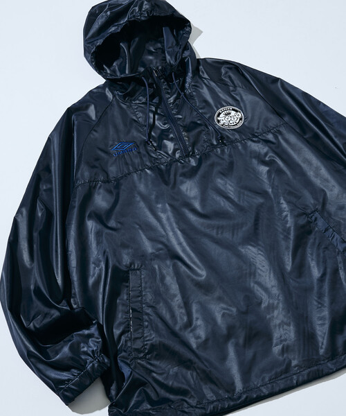 UMBRO(アンブロ)の「UMBRO/アンブロ UMBRO × Aooo アノラックパーカー(ブルゾン・メンズ・オフホワイト/ネイビー・MEDIUM/LARGE/X-LARGE)」の6枚目の写真