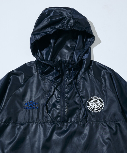UMBRO(アンブロ)の「UMBRO/アンブロ UMBRO × Aooo アノラックパーカー(ブルゾン・メンズ・オフホワイト/ネイビー・MEDIUM/LARGE/X-LARGE)」の7枚目の写真