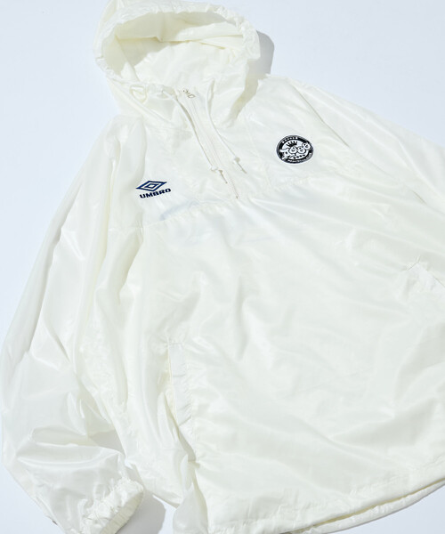 UMBRO(アンブロ)の「UMBRO/アンブロ UMBRO × Aooo アノラックパーカー(ブルゾン・メンズ・オフホワイト/ネイビー・MEDIUM/LARGE/X-LARGE)」の22枚目の写真