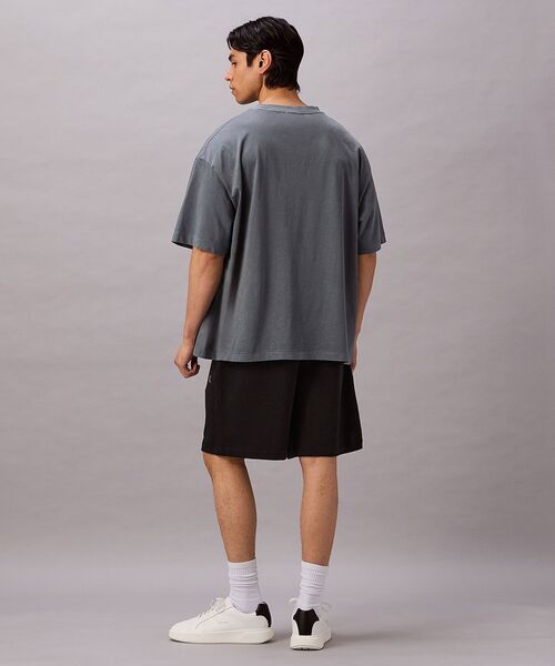 Calvin Klein(カルバン・クライン)の「モノグラム ショートパンツ(その他パンツ・メンズ・ベージュ/ブラック・XL/M/S/L)」の6枚目の写真