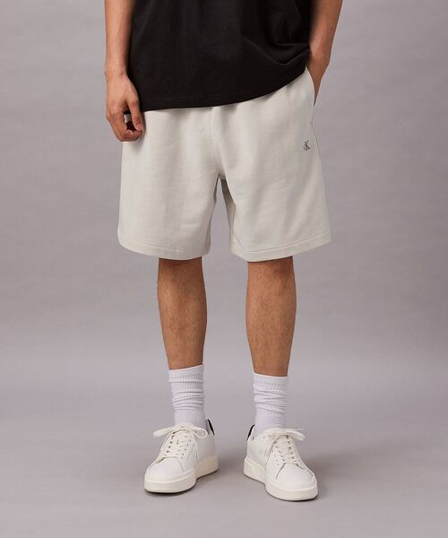 Calvin Klein(カルバン・クライン)の「モノグラム ショートパンツ(その他パンツ・メンズ・ベージュ/ブラック・XL/M/S/L)」の9枚目の写真