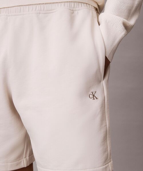 Calvin Klein（カルバン・クライン）の「モノグラム ショートパンツ（その他パンツ・メンズ・ベージュ/ブラック・XL/M/S/L）」の20枚目の写真