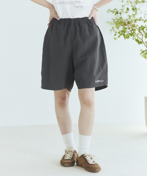 Firsthand（ファーストハンド）の「MA Firsthand/マ ファーストハンド ベーシック ロゴ ナイロン バギーショーツ / BASIC LOGO SHORTS（その他パンツ・レディース・チャコールグレー/ブラック・MEDIUM/SMALL/LARGE）」の15枚目の写真