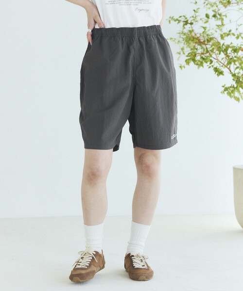 Firsthand（ファーストハンド）の「MA Firsthand/マ ファーストハンド ベーシック ロゴ ナイロン バギーショーツ / BASIC LOGO SHORTS（その他パンツ・レディース・チャコールグレー/ブラック・MEDIUM/SMALL/LARGE）」の17枚目の写真