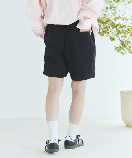 Firsthand（ファーストハンド）の「MA Firsthand/マ ファーストハンド ベーシック ロゴ ナイロン バギーショーツ / BASIC LOGO SHORTS（その他パンツ・レディース・チャコールグレー/ブラック・MEDIUM/SMALL/LARGE）」の5枚目の写真