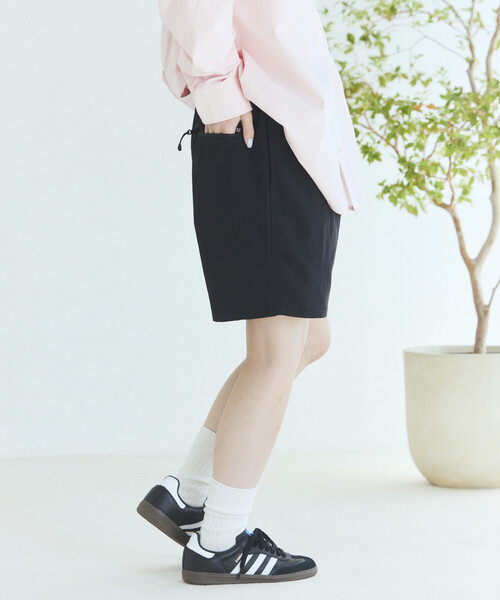 Firsthand（ファーストハンド）の「MA Firsthand/マ ファーストハンド ベーシック ロゴ ナイロン バギーショーツ / BASIC LOGO SHORTS（その他パンツ・レディース・チャコールグレー/ブラック・MEDIUM/SMALL/LARGE）」の6枚目の写真
