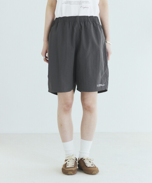 Firsthand（ファーストハンド）の「MA Firsthand/マ ファーストハンド ベーシック ロゴ ナイロン バギーショーツ / BASIC LOGO SHORTS（その他パンツ・レディース・チャコールグレー/ブラック・MEDIUM/SMALL/LARGE）」の11枚目の写真