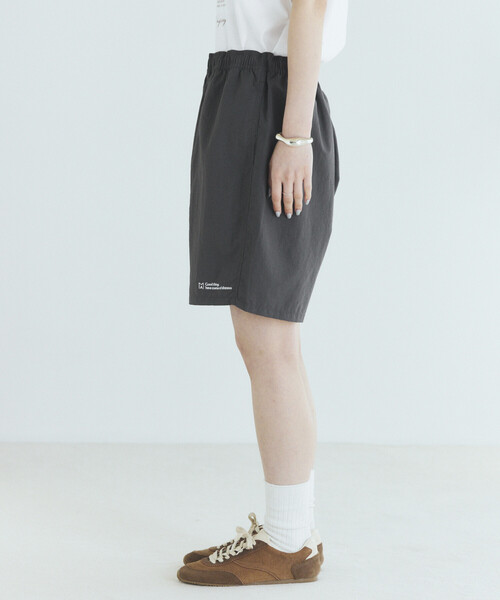 Firsthand（ファーストハンド）の「MA Firsthand/マ ファーストハンド ベーシック ロゴ ナイロン バギーショーツ / BASIC LOGO SHORTS（その他パンツ・レディース・チャコールグレー/ブラック・MEDIUM/SMALL/LARGE）」の12枚目の写真