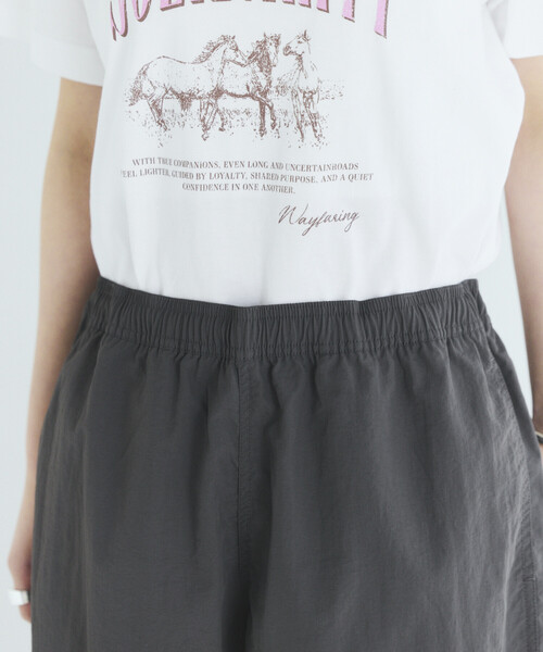 Firsthand（ファーストハンド）の「MA Firsthand/マ ファーストハンド ベーシック ロゴ ナイロン バギーショーツ / BASIC LOGO SHORTS（その他パンツ・レディース・チャコールグレー/ブラック・MEDIUM/SMALL/LARGE）」の15枚目の写真
