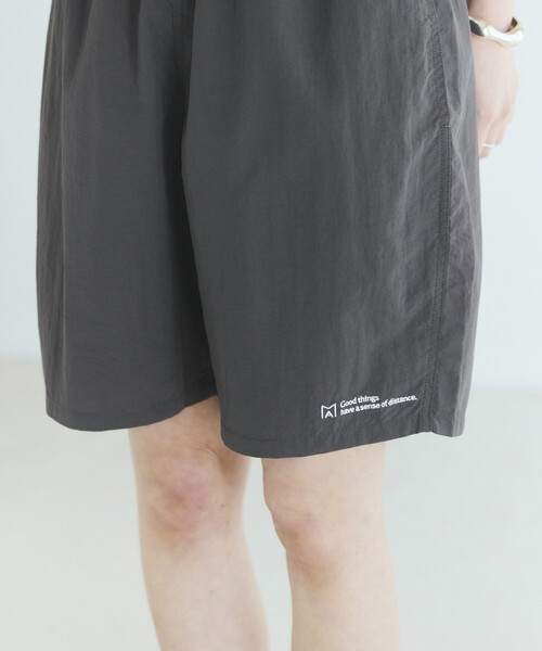 Firsthand（ファーストハンド）の「MA Firsthand/マ ファーストハンド ベーシック ロゴ ナイロン バギーショーツ / BASIC LOGO SHORTS（その他パンツ・レディース・チャコールグレー/ブラック・MEDIUM/SMALL/LARGE）」の18枚目の写真