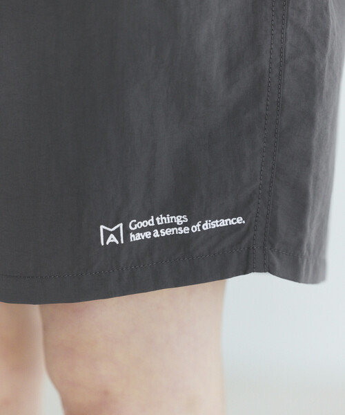 Firsthand（ファーストハンド）の「MA Firsthand/マ ファーストハンド ベーシック ロゴ ナイロン バギーショーツ / BASIC LOGO SHORTS（その他パンツ・レディース・チャコールグレー/ブラック・MEDIUM/SMALL/LARGE）」の20枚目の写真