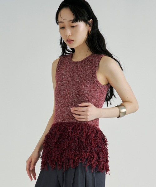 Ezick（エジック）の「Fringe ｍix knit/ノースリーブヘムフリンジニット（ベスト・レディース・レッド/ブラック・FREE）」の13枚目の写真