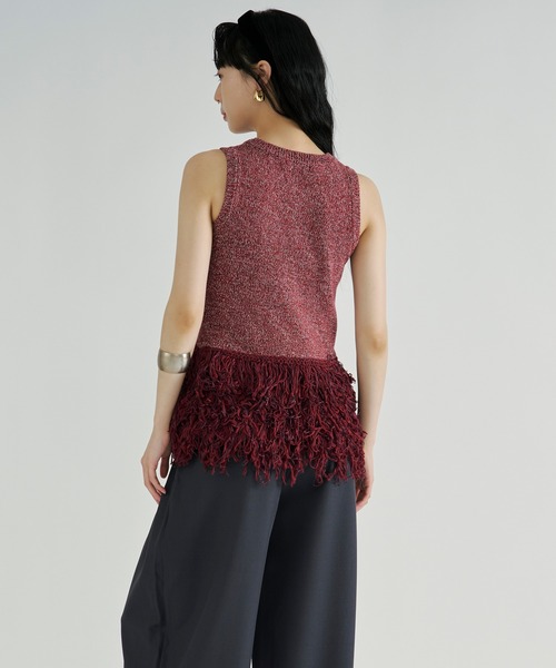 Ezick（エジック）の「Fringe ｍix knit/ノースリーブヘムフリンジニット（ベスト・レディース・レッド/ブラック・FREE）」の15枚目の写真