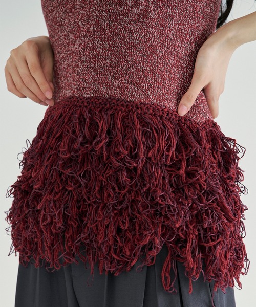 Ezick（エジック）の「Fringe ｍix knit/ノースリーブヘムフリンジニット（ベスト・レディース・レッド/ブラック・FREE）」の9枚目の写真