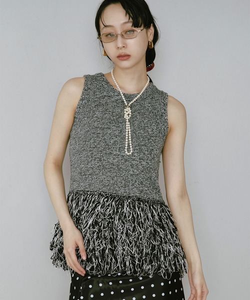 Ezick（エジック）の「Fringe ｍix knit/ノースリーブヘムフリンジニット（ベスト・レディース・レッド/ブラック・FREE）」の22枚目の写真