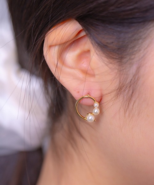 Peony(ピオニー)の「【Peony/ピオニー】フロントサークルパールピアス(ピアス(両耳用)・レディース・ゴールド/シルバー・FREE)」の9枚目の写真