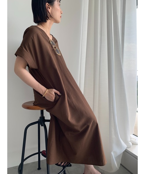 Te chichi(テチチ)の「【接触冷感】麻調サックワンピース《新色追加》(ワンピース・レディース・ブラック/ブラウン/レッド/ブルー/グリーン・F)」の14枚目の写真
