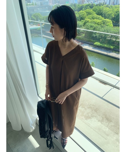 Te chichi(テチチ)の「【接触冷感】麻調サックワンピース《新色追加》(ワンピース・レディース・ブラック/ブラウン/レッド/ブルー/グリーン・F)」の8枚目の写真
