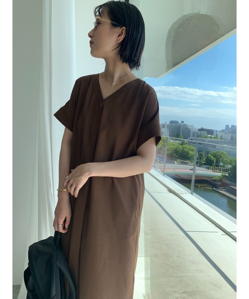 Te chichi(テチチ)の「【接触冷感】麻調サックワンピース《新色追加》(ワンピース・レディース・ブラック/ブラウン/レッド/ブルー/グリーン・F)」の7枚目の写真