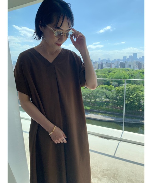 Te chichi(テチチ)の「【接触冷感】麻調サックワンピース《新色追加》(ワンピース・レディース・ブラック/ブラウン/レッド/ブルー/グリーン・F)」の6枚目の写真