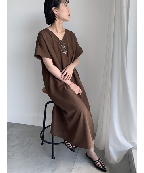 Te chichi(テチチ)の「【接触冷感】麻調サックワンピース《新色追加》(ワンピース・レディース・ブラック/ブラウン/レッド/ブルー/グリーン・F)」の12枚目の写真