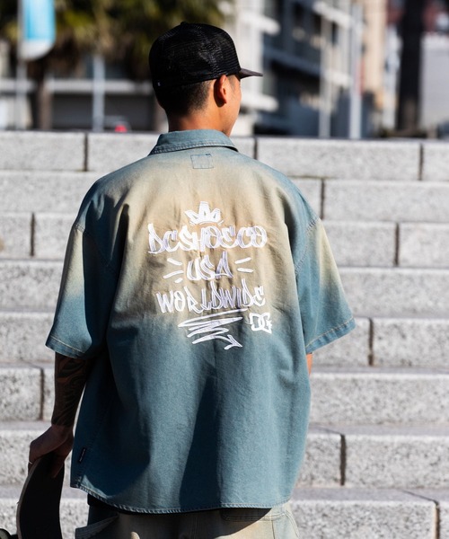 DC SHOES(ディーシーシューズ)の「DC Shoes メンズ 26 WORKERS SHIRT SS 半袖シャツ 【2026年夏モデル】(シャツ/ブラウス・メンズ・ライトブルー・MEDIUM/LARGE)」の1枚目の写真