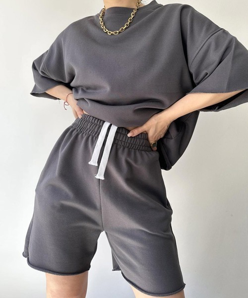 Ressaca(レサーカ)の「オーバーサイズTシャツ&ショートパンツ セットアップ(Tシャツ/カットソー・レディース・ブラック/ホワイト/グレー/チャコール/アイボリー/ベージュ・FREE)」の8枚目の写真