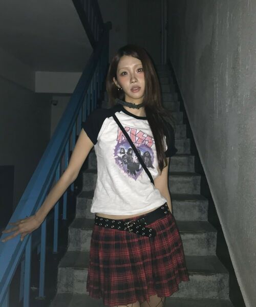 MAINBOOTH（メインブース）の「[KISS] ウィメンズハートTシャツ(ホワイト)（Tシャツ/カットソー・レディース・その他・1/2）」の2枚目の写真