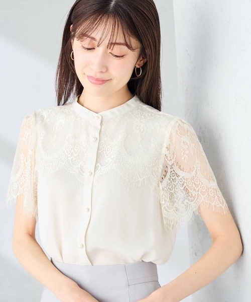 a.v.v(アーヴェヴェ)の「【UVカット/速乾/洗える】レースヨークブラウス(シャツ/ブラウス・レディース・ブルー/ブラック/アイボリー/サンドベージュ・36/38/42/40)」の2枚目の写真