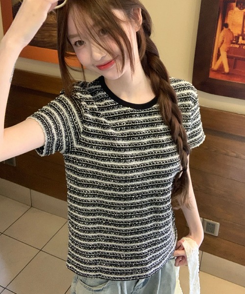 2ly2(トゥーリートゥー)の「ツイード調 ボーダー柄 半袖ニットトップス クルーネック サマーニット プルオーバー(Tシャツ/カットソー・レディース・ブラック・FREE)」の9枚目の写真
