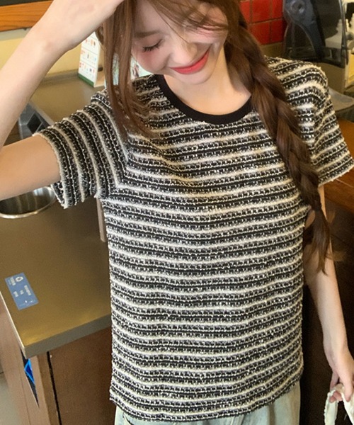2ly2(トゥーリートゥー)の「ツイード調 ボーダー柄 半袖ニットトップス クルーネック サマーニット プルオーバー(Tシャツ/カットソー・レディース・ブラック・FREE)」の10枚目の写真