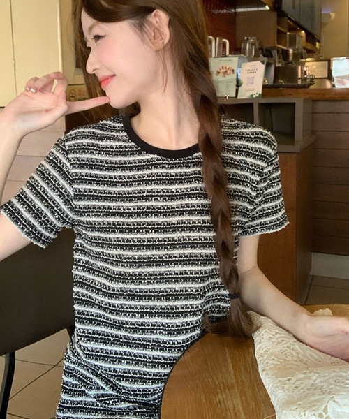 2ly2(トゥーリートゥー)の「ツイード調 ボーダー柄 半袖ニットトップス クルーネック サマーニット プルオーバー(Tシャツ/カットソー・レディース・ブラック・FREE)」の11枚目の写真