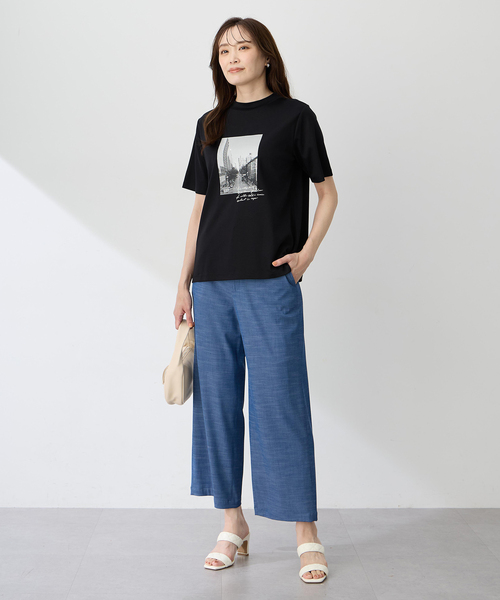 A/C DESIGN BY ALPHA CUBIC(エーシーデザインバイアルファキュービック)の「【ALCOLLAGEプリント】フォトプリントモックネックTシャツ【すごツヤ・UVカット・接触冷感】(Tシャツ/カットソー・レディース・ブラック/オフホワイト/グリーン・M/L/LL/3L)」の10枚目の写真