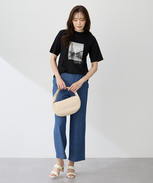 A/C DESIGN BY ALPHA CUBIC(エーシーデザインバイアルファキュービック)の「【ALCOLLAGEプリント】フォトプリントモックネックTシャツ【すごツヤ・UVカット・接触冷感】(Tシャツ/カットソー・レディース・ブラック/オフホワイト/グリーン・M/L/LL/3L)」の13枚目の写真