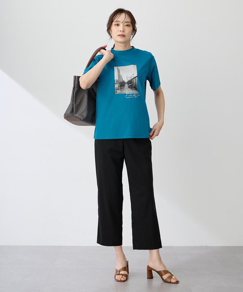A/C DESIGN BY ALPHA CUBIC(エーシーデザインバイアルファキュービック)の「【ALCOLLAGEプリント】フォトプリントモックネックTシャツ【すごツヤ・UVカット・接触冷感】(Tシャツ/カットソー・レディース・ブラック/オフホワイト/グリーン・M/L/LL/3L)」の14枚目の写真
