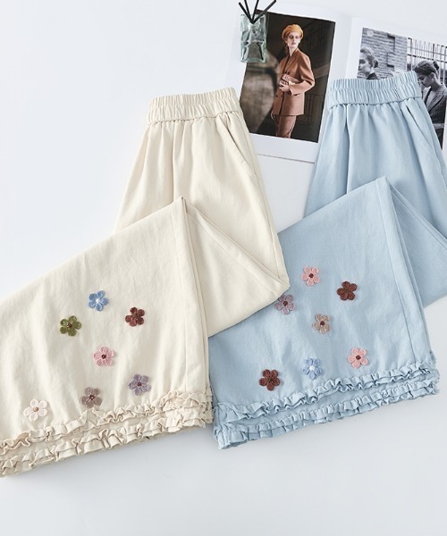 LUCPY（ラクピー）の「フラワー刺繍レースワイドパンツ（その他パンツ・レディース・ホワイト/ブルー・X-LARGE/LARGE/MEDIUM/SMALL）」の4枚目の写真
