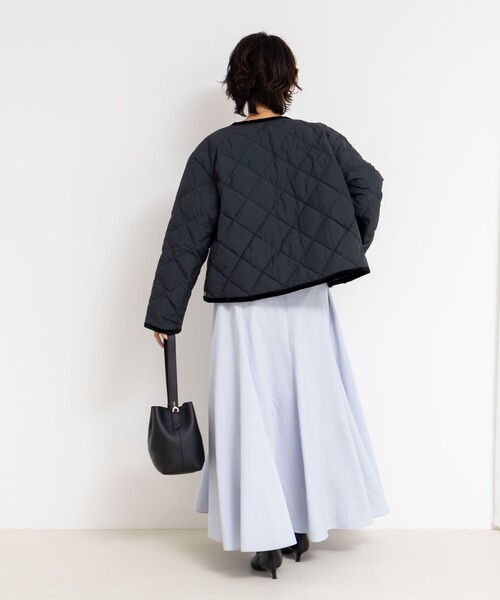 NOLLEY’S(ノーリーズ)の「【TAION×LIMONTA】別注ベロアパイピングショートダウン(ダウンジャケット/コート・レディース・ネイビー/カーキ/ブラック・FREE)」の15枚目の写真